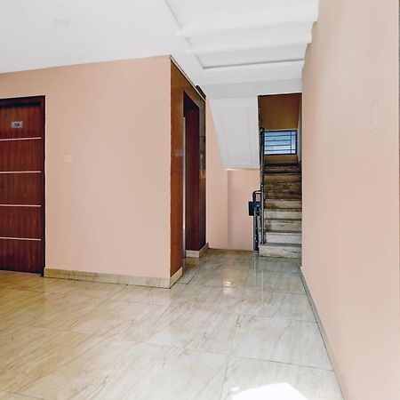 Oyo Townhouse 82047 Srk Live Inn Castle Near Ragigudda Sri Prasanna Anjaneyaswamy Temple Bengaluru Kültér fotó