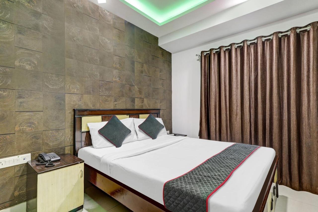 Oyo Townhouse 82047 Srk Live Inn Castle Near Ragigudda Sri Prasanna Anjaneyaswamy Temple Bengaluru Kültér fotó